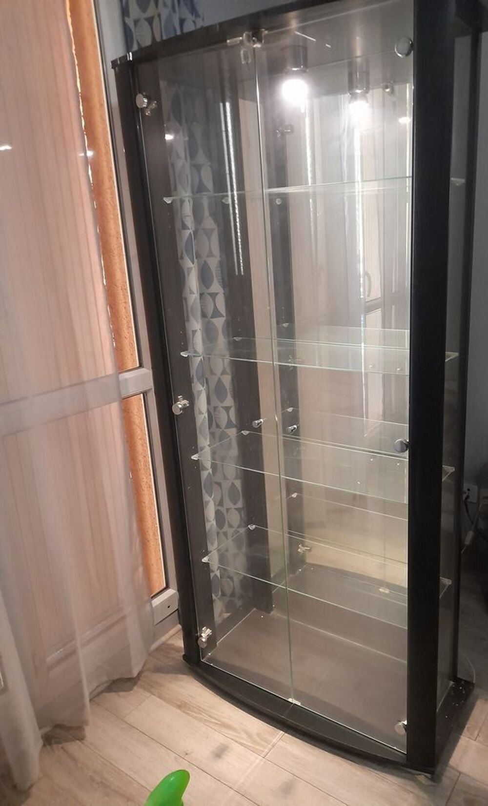 Vitrine laqu&eacute;e noir Meubles