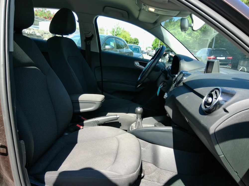 A1 Sportback 1.2 TFSI 86 Ambiente 2012 occasion 13821 La Penne-sur-Huveaune