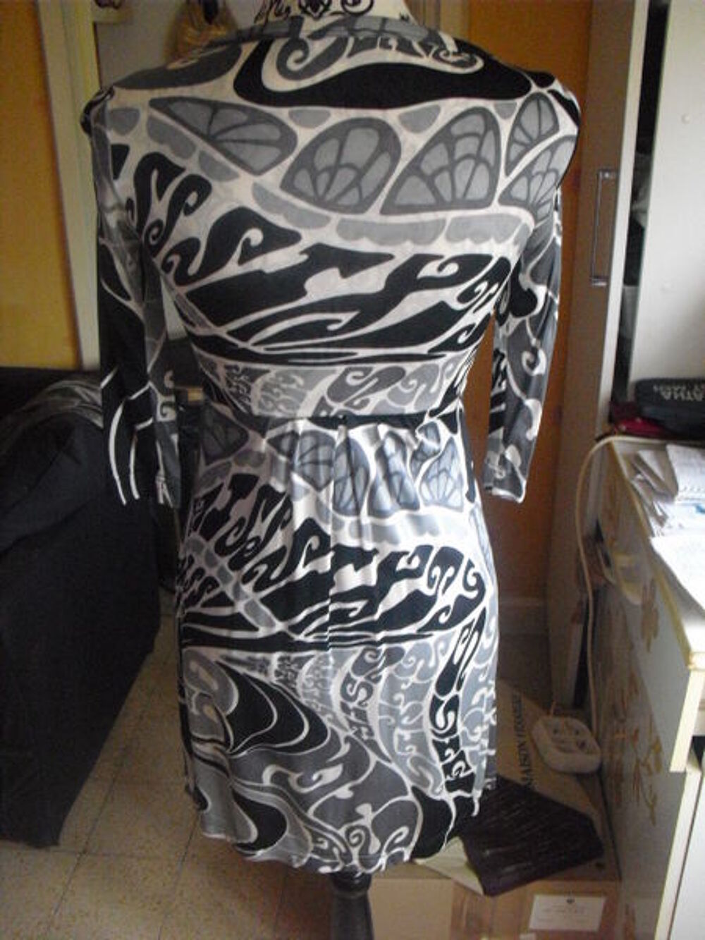robe NEUVE MISS SIXTY fantaisie TAILLE SMALL Vêtements