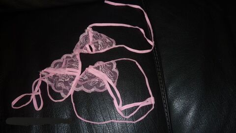 ensemble lingerie dentelle rose taille unique état NEUF 30 Saint-Hilaire-de-Riez (85)