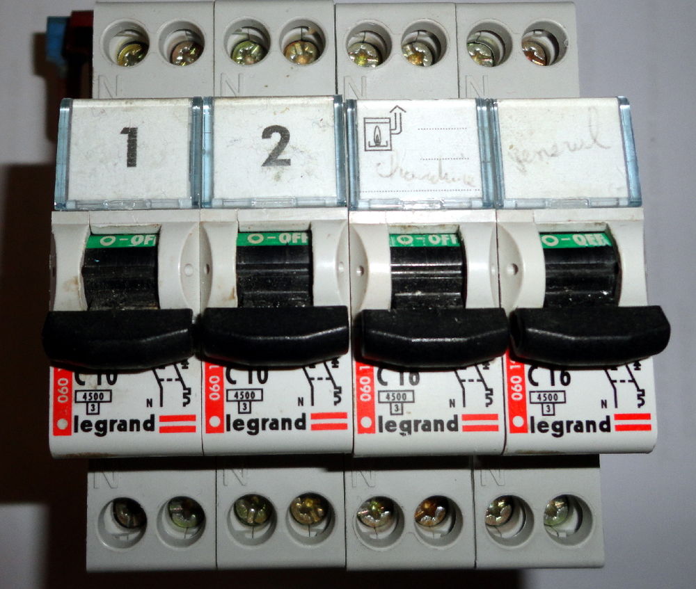 Disjoncteur Phase+Neutre DNX&sup3;4500 6kA LEGRAND Bricolage