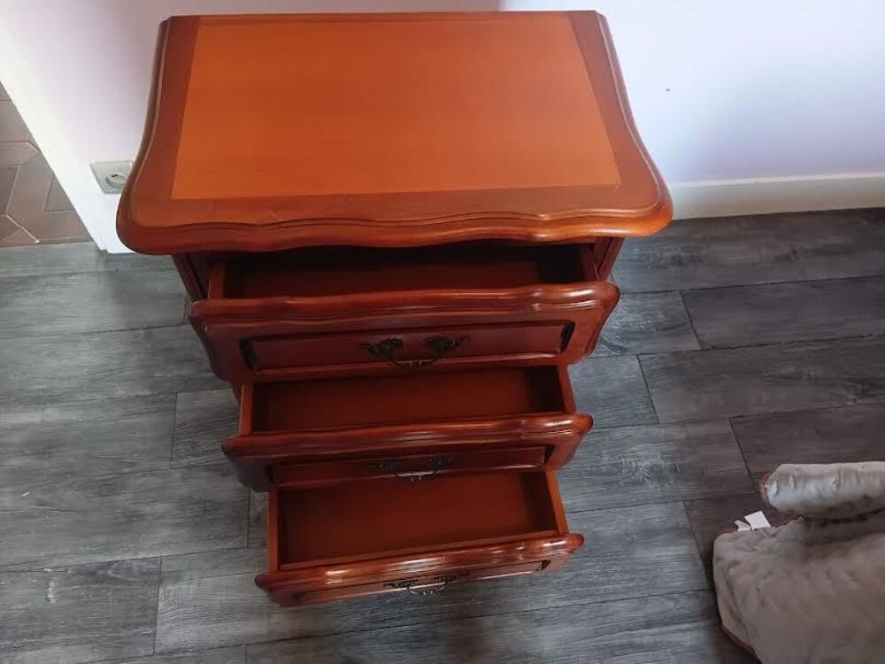 PETITE COMMODE TROIS TIROIRS Meubles