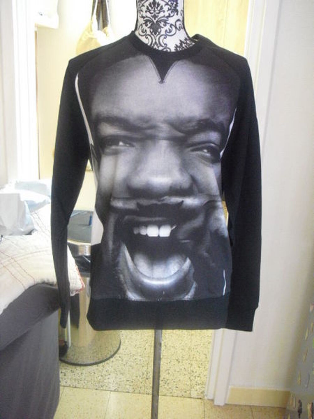 SWEAT noir NEUF &eacute;tiquett&eacute; ELEVENPARIS TAILLE M Vêtements