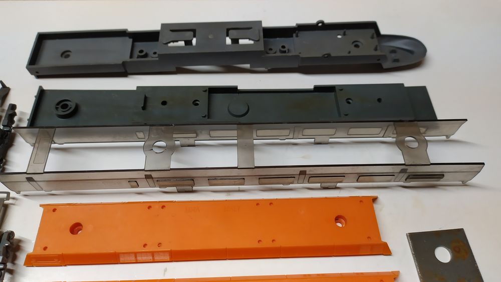 Train &eacute;lectrique : pi&egrave;ces d&eacute;tach&eacute;es TGV PSE de marque LIMA Jeux / jouets