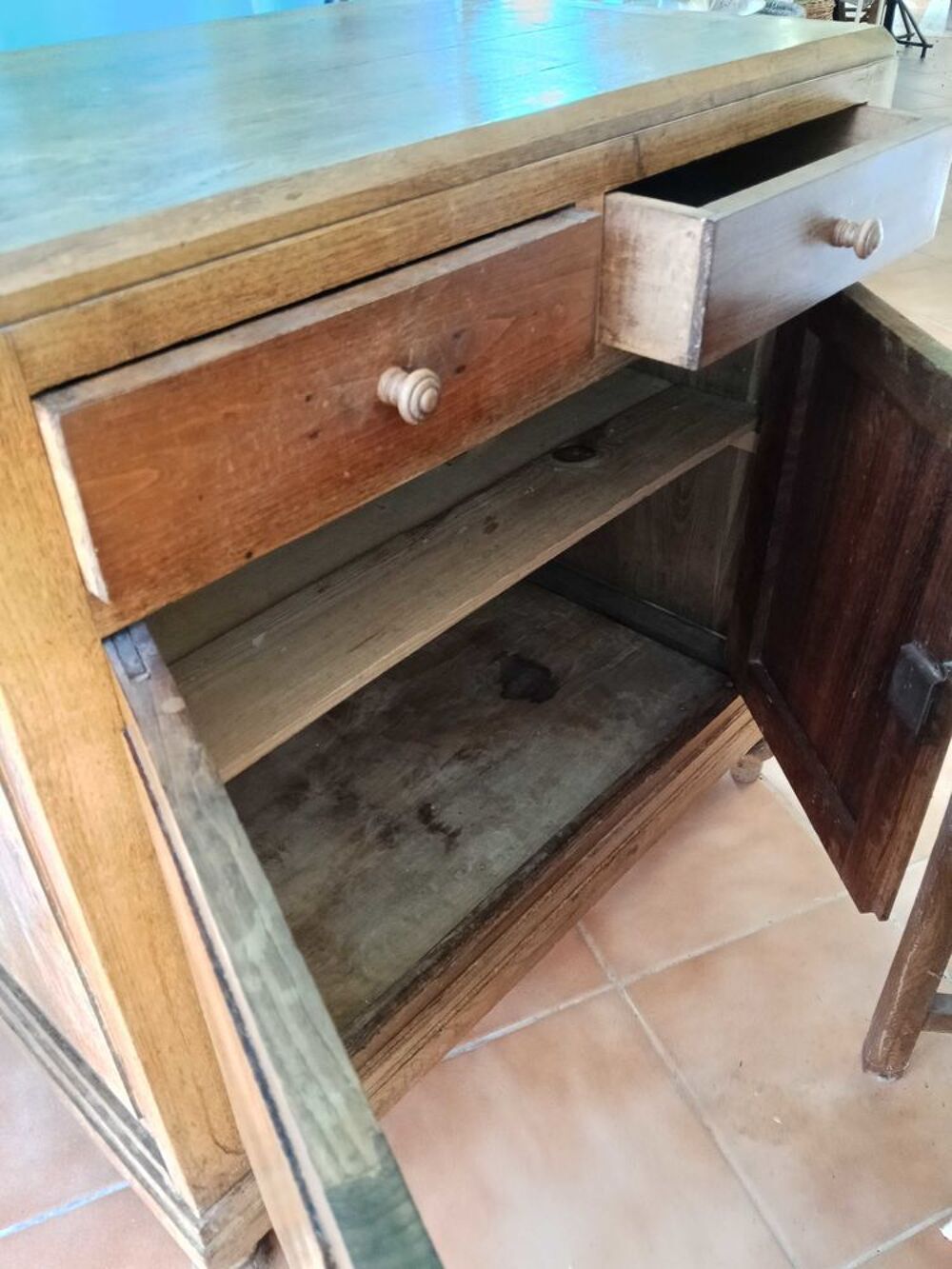 Buffet bas et chaise Meubles