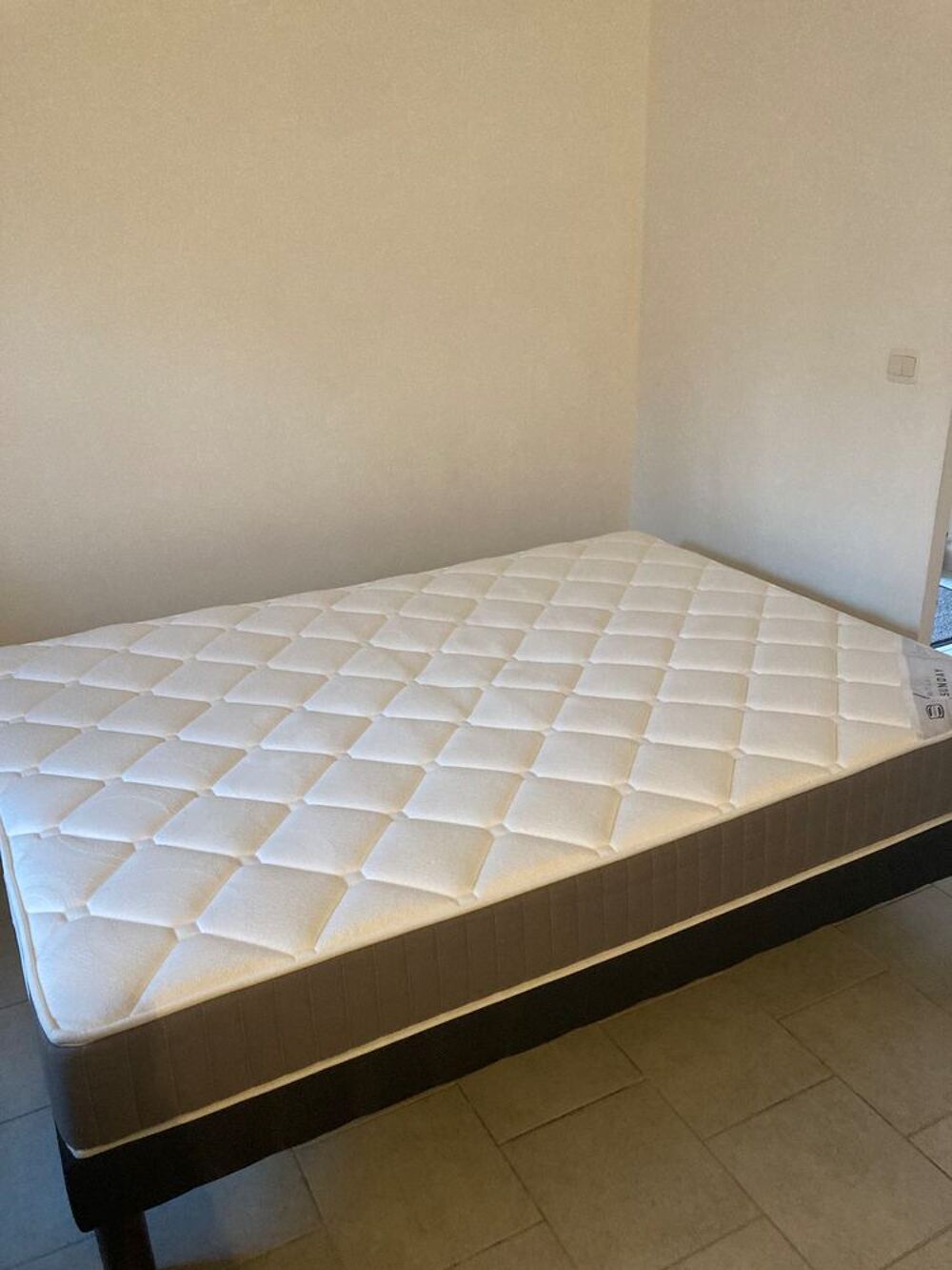 Matelas Simmons et sommier Meubles