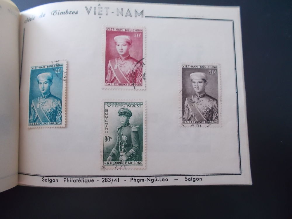 Fascicule de TIMBRES DU VIETNAM des ANN&Eacute;ES 50 
