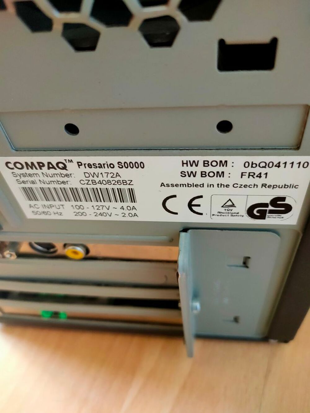 POUR PIECES. Tour PC COMPAQ Presario Matériel informatique