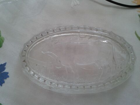 Beurrier ancien en verre moulé décor vache état neuf 18 Dijon (21)