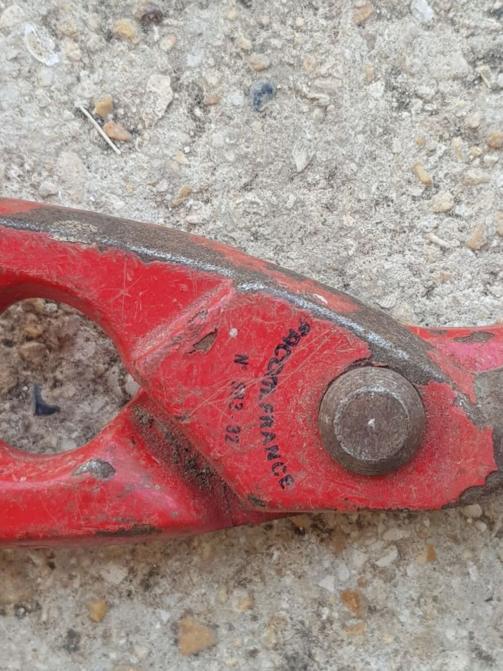 Cisaille &agrave; t&ocirc;le facom Bricolage