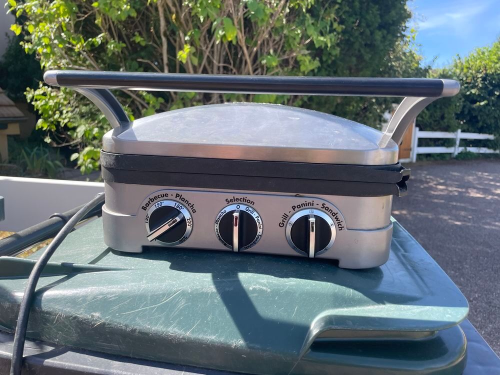 Grill &eacute;lectrique CUISINART GR42 tr&egrave;s peu servi Electroménager