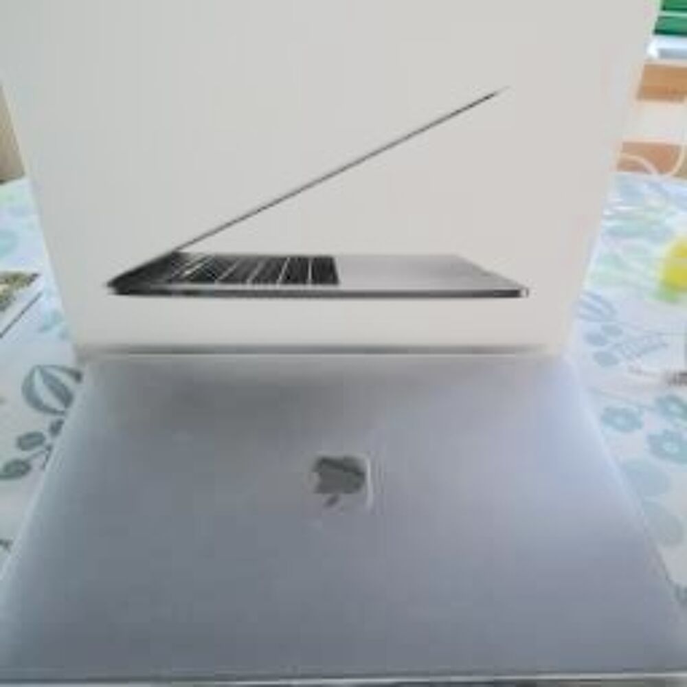 Macbook Pro 15" fin 2016. Matériel informatique