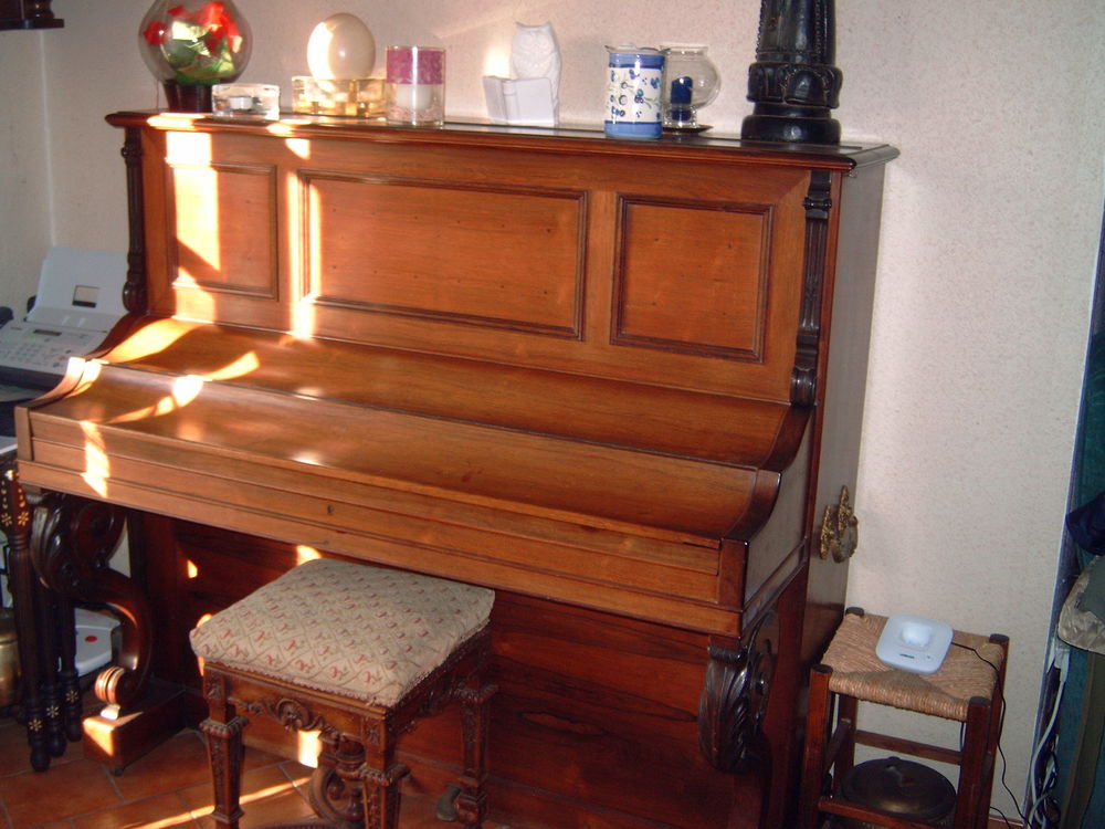 piano droit Instruments de musique