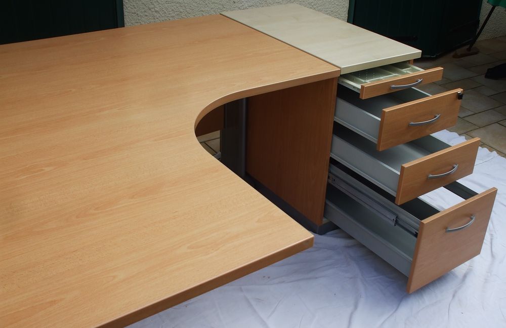 Tr&egrave;s beau bureau avec desserte en parfait &eacute;tat Meubles