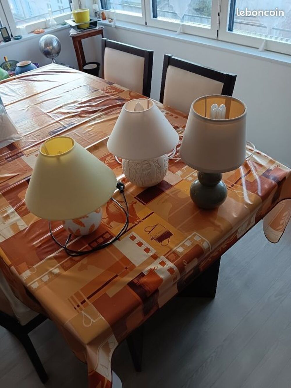 CHEVET AVEC LAMPES Meubles
