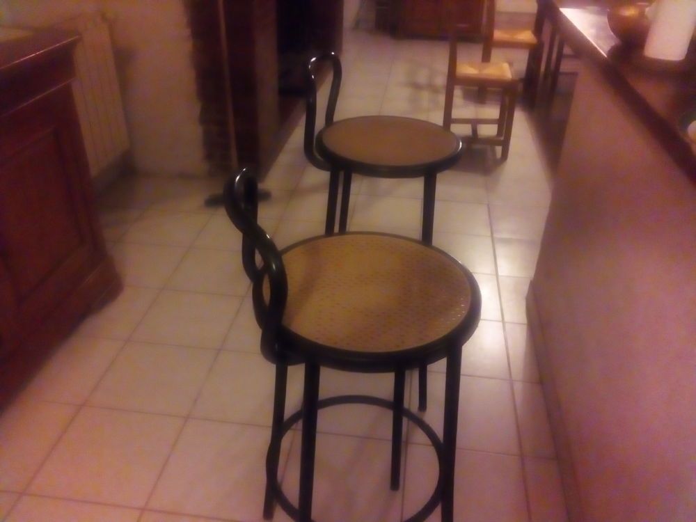 Tabouret haut acier noir 
Prix &agrave; n&eacute;gocier Meubles