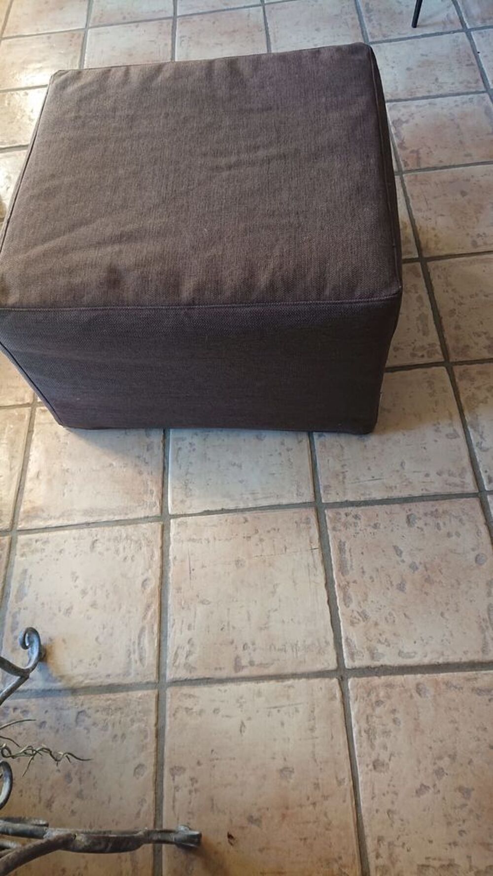 Chaises et pouf Meubles