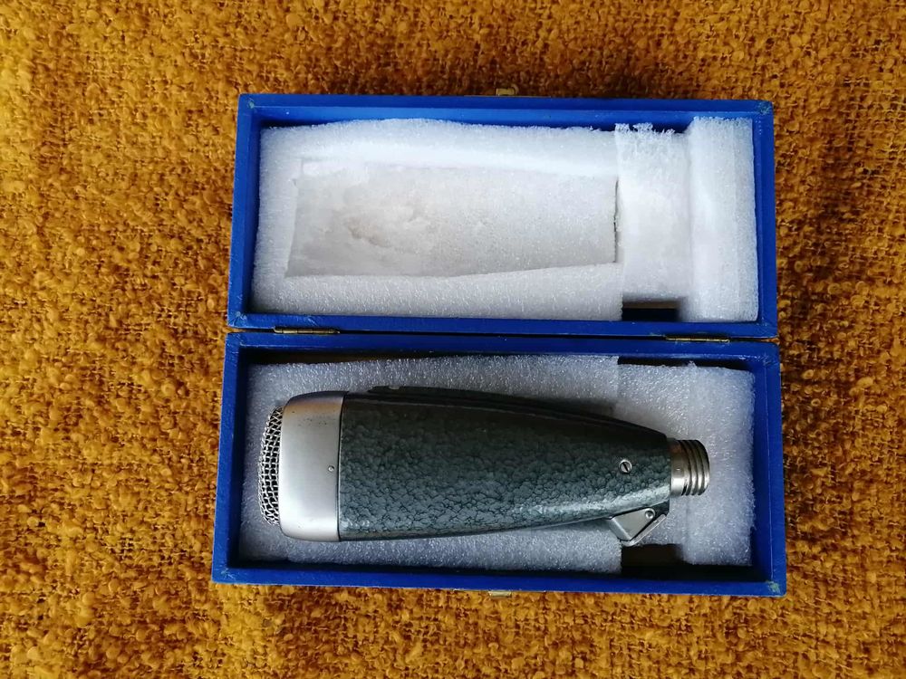 Sennheiser MD21 avec sa bo&icirc;te en bois bleue d'origine Audio et hifi