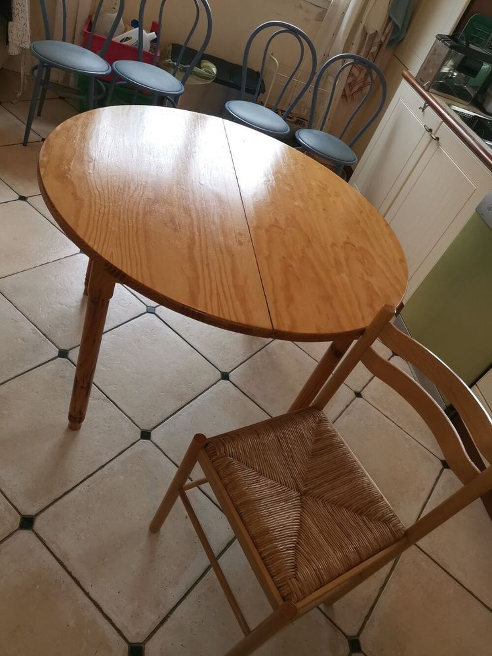 table de cuisine avec 4 chaises Meubles