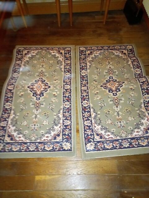 Lot de 2 tapis vert et noir 25 Villiers (86)