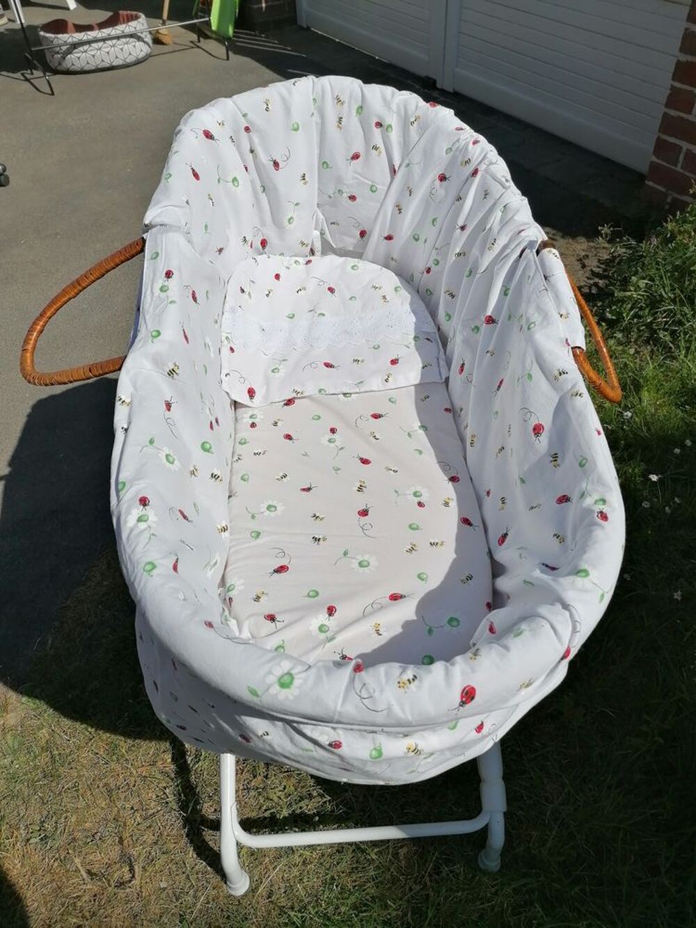 Couffin pour b&eacute;b&eacute;s sur pied Mobilier enfants