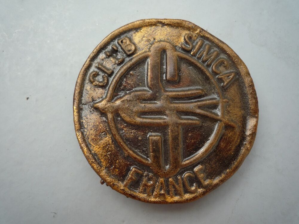 CLUB SIMCA France - Moulage de plaque de calandre 