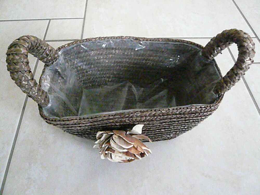 Panier en raphia Décoration