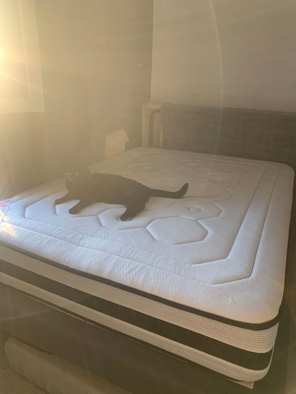 Matelas &agrave; m&eacute;moire de forme + Sommier Meubles