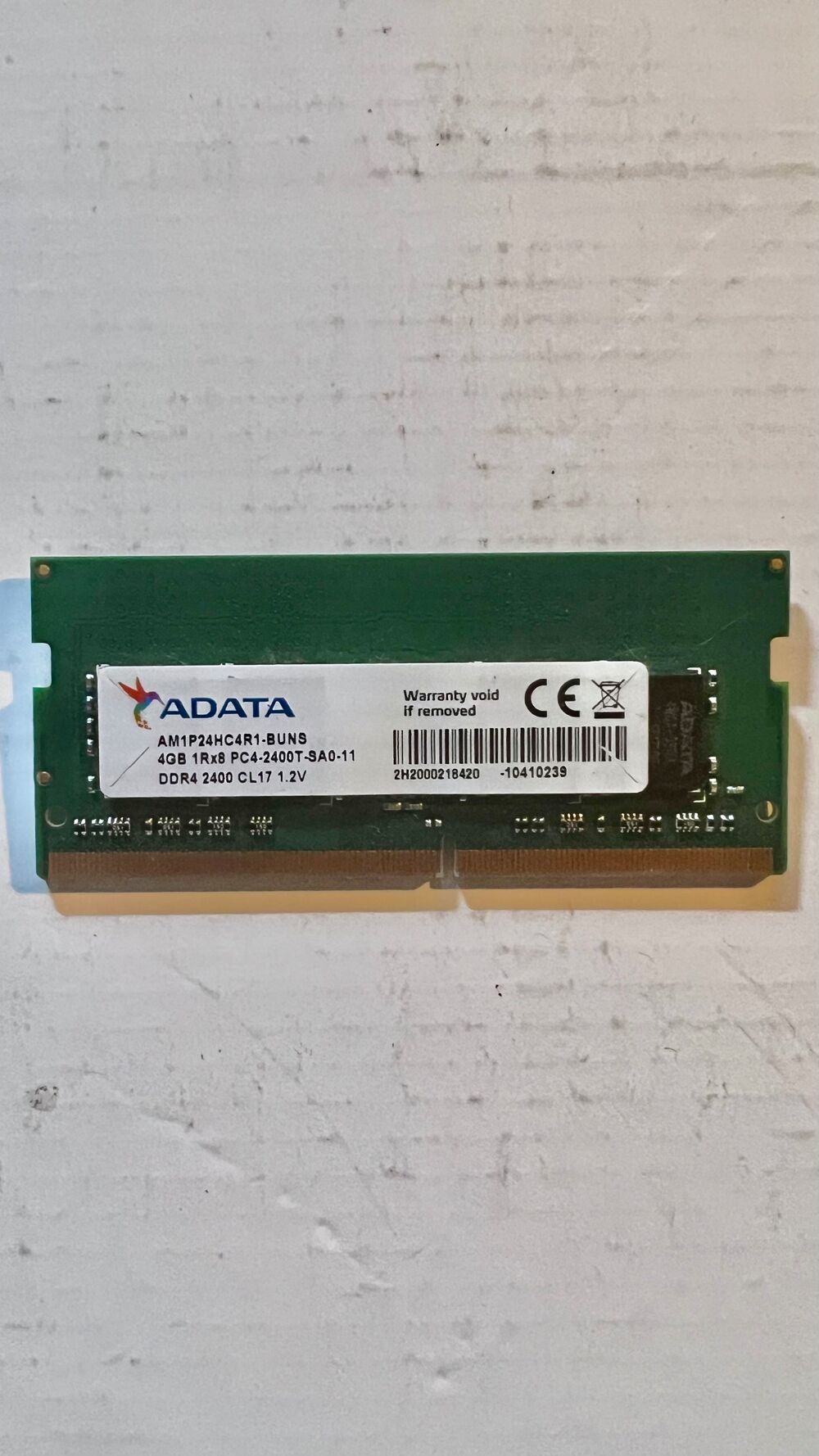 ADATA - Barrette/module m&eacute;moire vive RAM 4Go DDR4 - 2400Mhz Matériel informatique