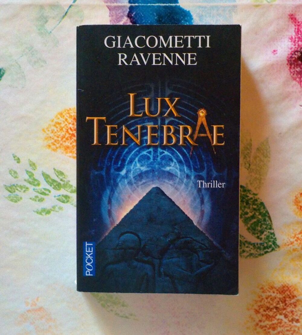 LUX TENEBRAE de GIACOMETTI et RAVENNE Ed. Pocket Livres et BD