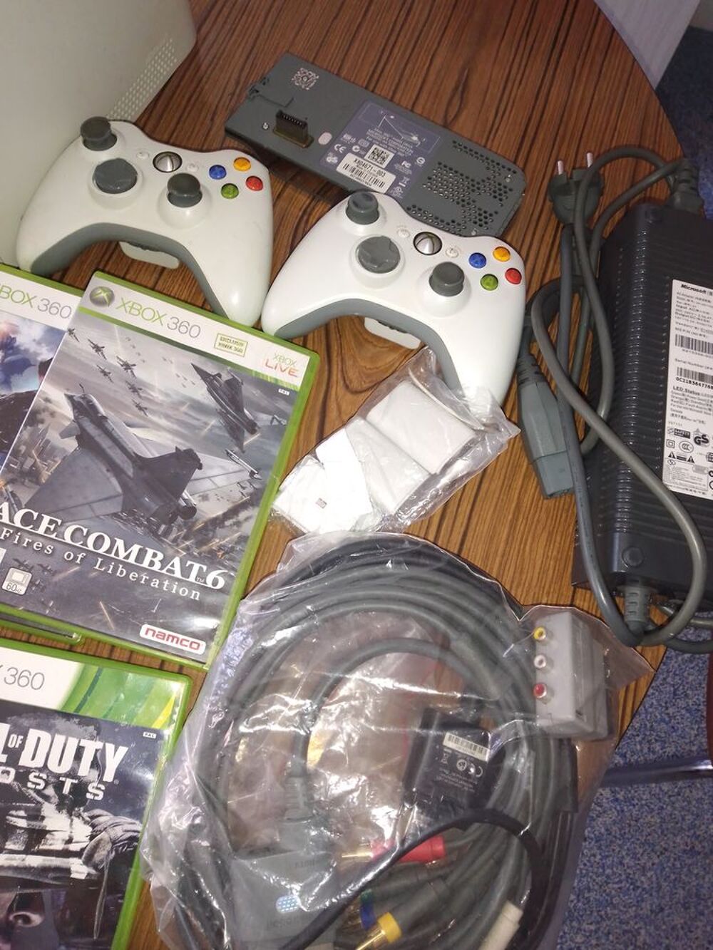 Xbox 360 120 GO 7 jeux Consoles et jeux vidéos
