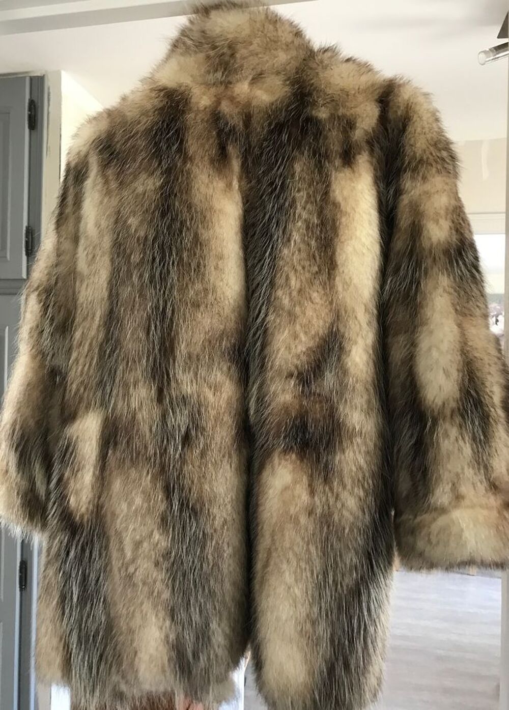 VESTE FOURRURE EN OPOSSUM TAILLE 40/42 Vêtements
