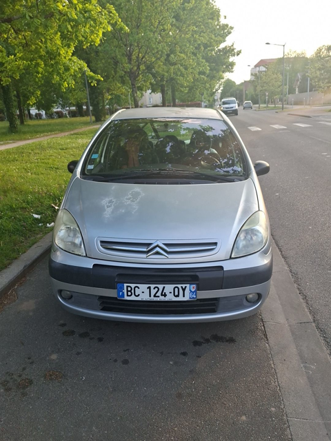 Citroen c3 picasso Citro&euml;n Xsara gris