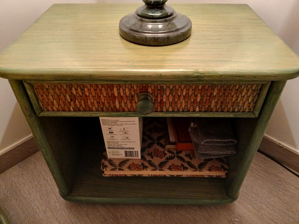 lit complet +table de nuit 180euros Meubles