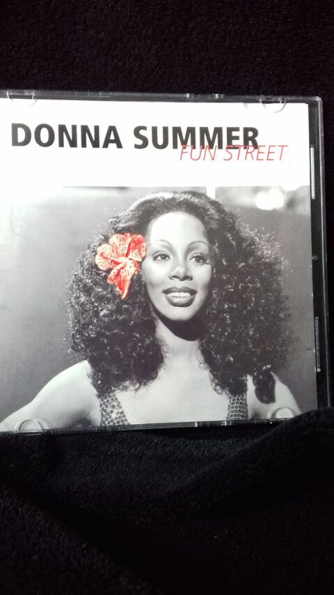 UN CD DE MUSIQUE POPULAIRE 2 Brie-Comte-Robert (77)