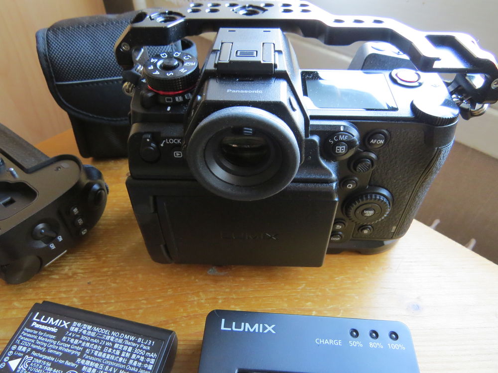 PANASONIC S1H + GRIP + KIT XLR + CAGE + 2 BATTERIES ..... Photos/Video/TV