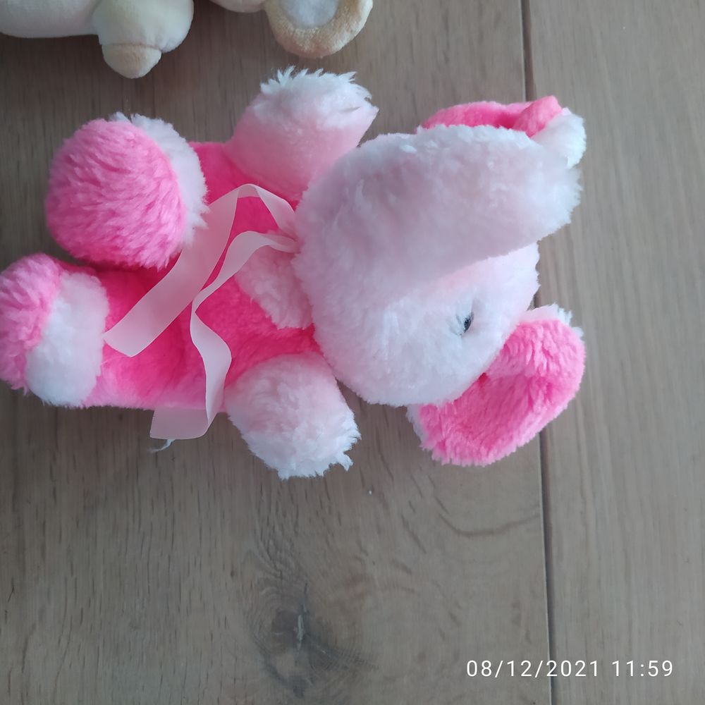 Doudous et peluches, &agrave; l'unit&eacute; ou au lot Jeux / jouets