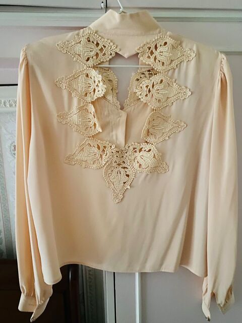 lgant, chic, chemisier femme trs peu port. 20 Saint-Fargeau-Ponthierry (77)