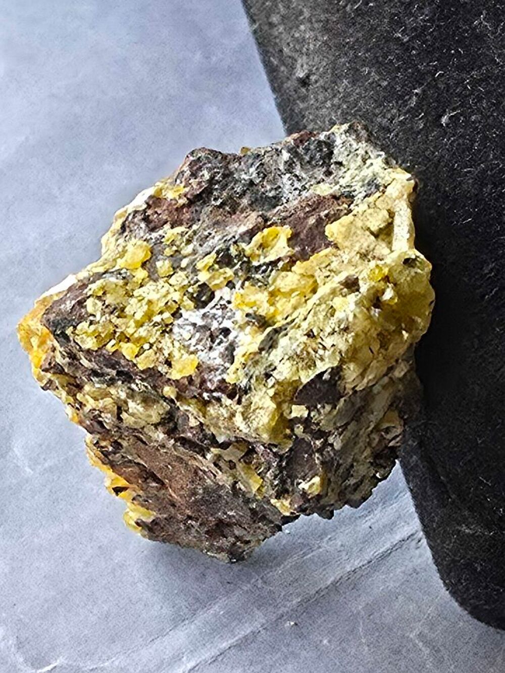 Min&eacute;ral Pyromorphite Jaune Cristallis&eacute;e 26g RDC-Sp&eacute;cimen de Collection 