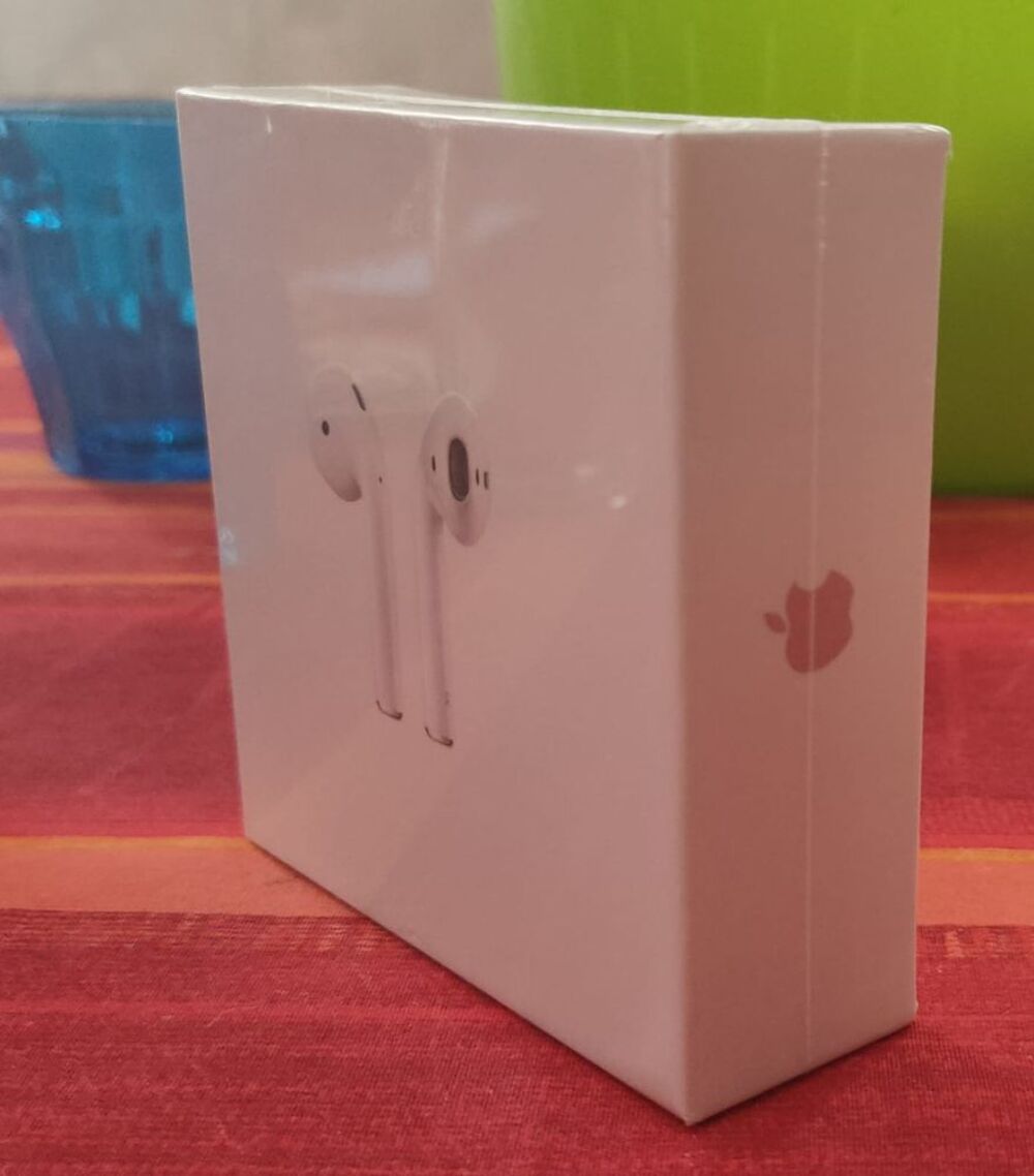 AirPods 2nd g&eacute;n&eacute;ration neuf Audio et hifi