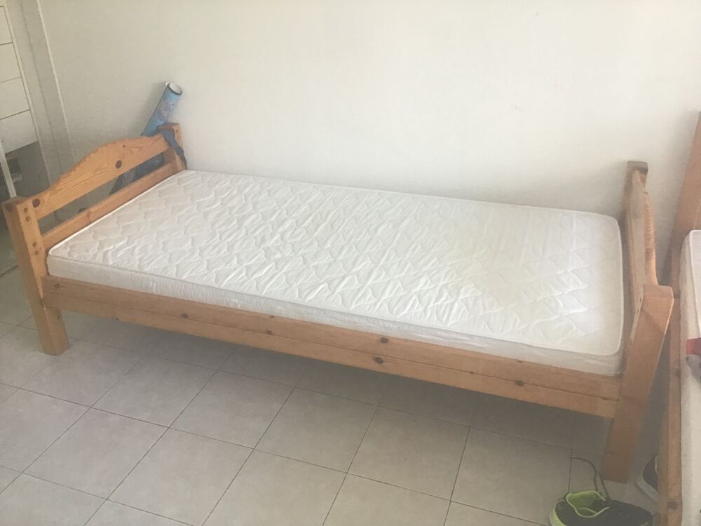  2 lits en pin 90/190+ matelas. Meubles