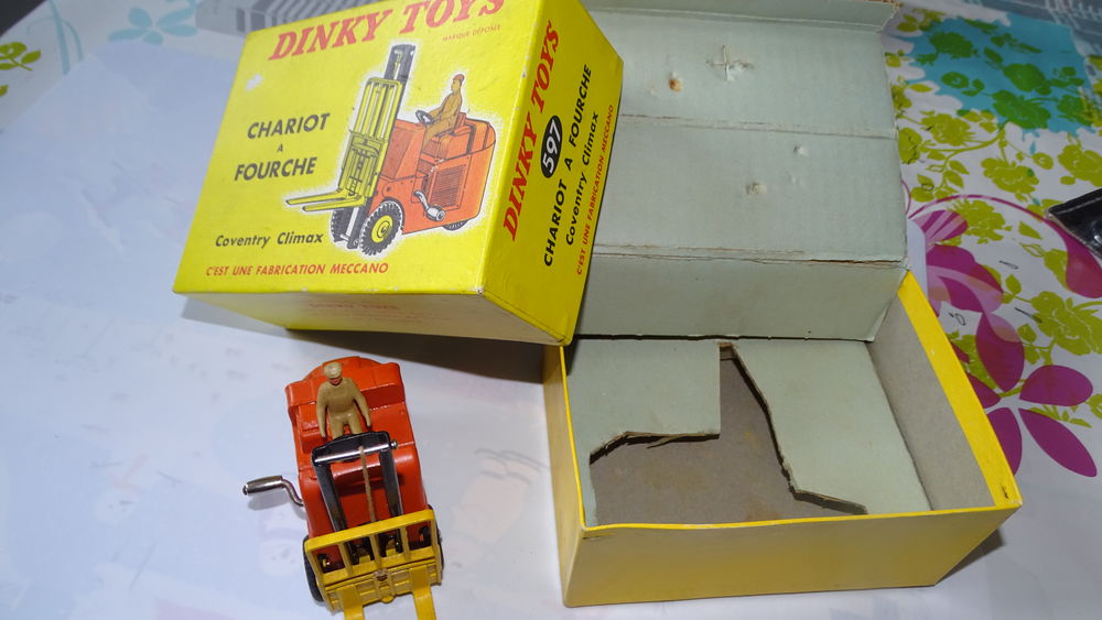 
V 52 DINKY TOYS
CHARIOT A FOURCHE 
Coventry Climax
Jeux / jouets