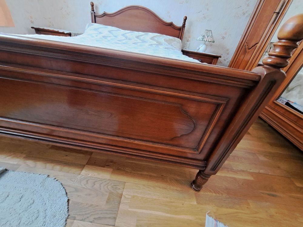 Chambre &agrave; coucher (2 adultes) avec sommier et matelas Meubles
