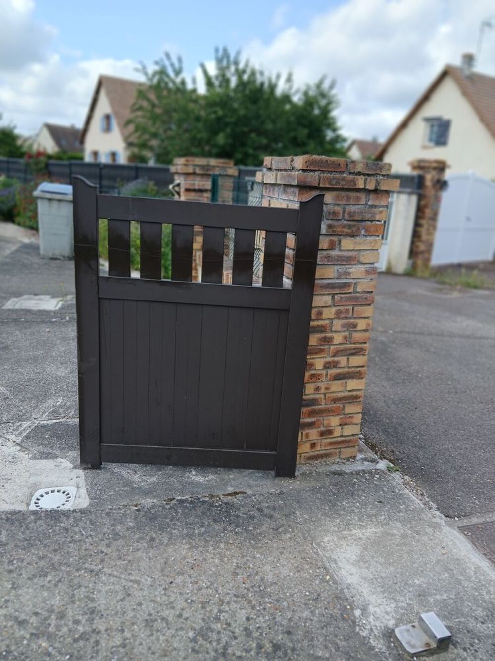 Portail en aluminium
Meubles