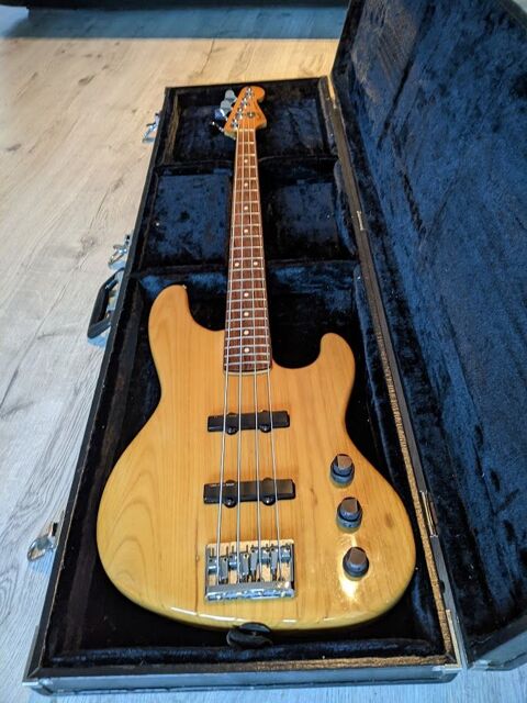 Guitare Fender Jazz BASS 900 Auterive (31)