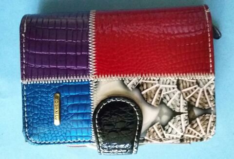Porte-monnaie , portefeuille pour femme en cuir  20 Limoges (87)