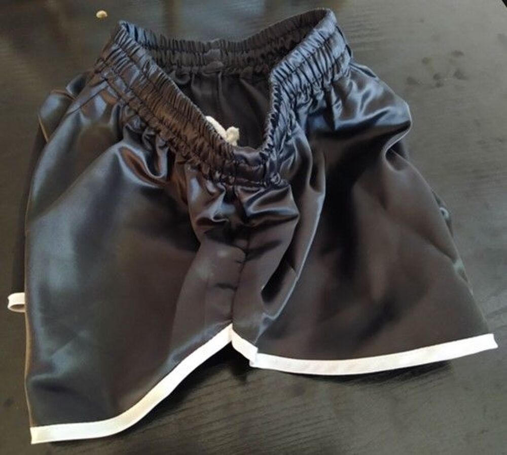 Short Nylon Satin Noir/blanc Vintage taille L 48 Vêtements