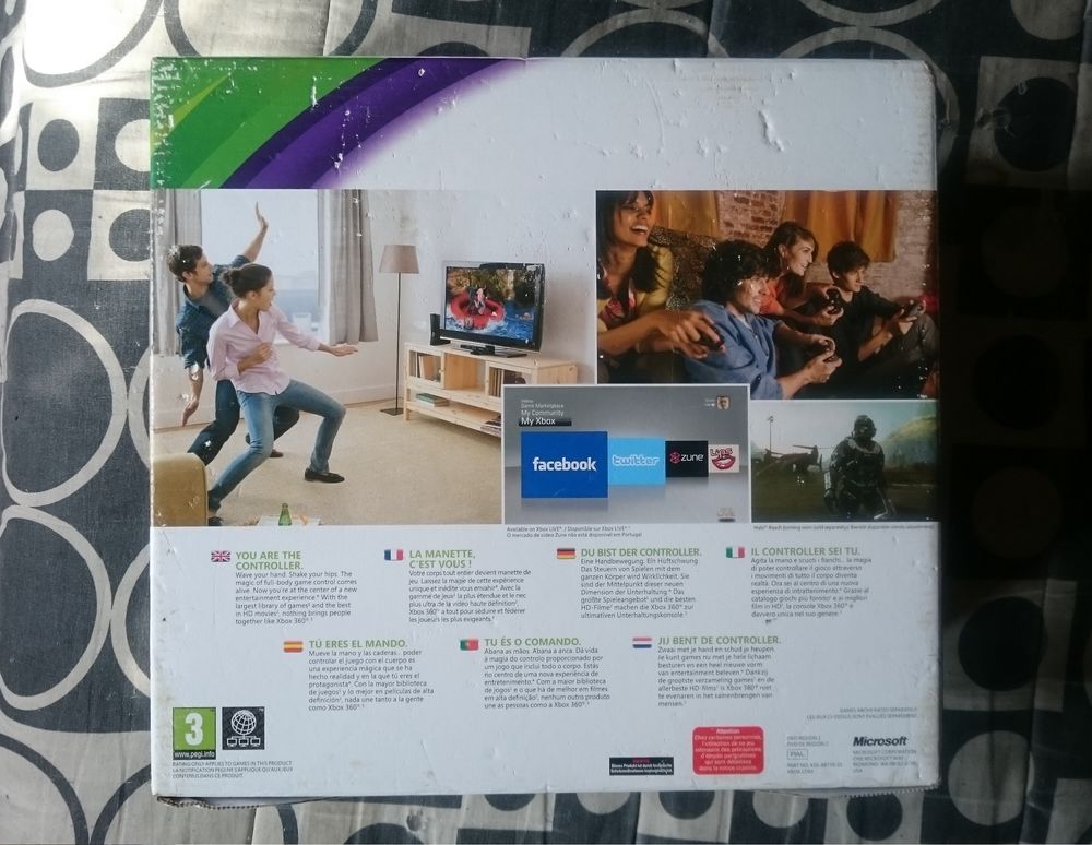 Xbox 360 Slim Noir 4GO Pack Kinect Adventure Consoles et jeux vidéos
