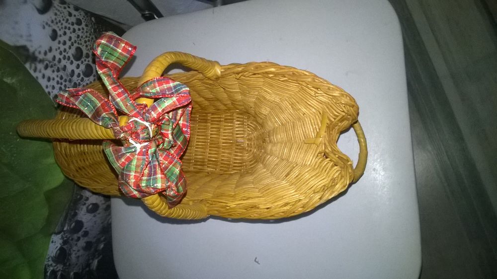 Panier porte-bouteille ou panier garni
Osier tress&eacute;
Neuf
Cuisine