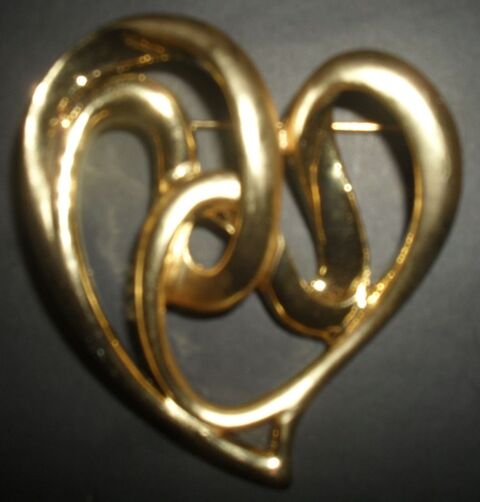 Broche dore C?ur 35 Montreuil (93)